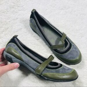 Hush Puppies One Strap Comfort Walking Shoe Leather Upper Women's 8W